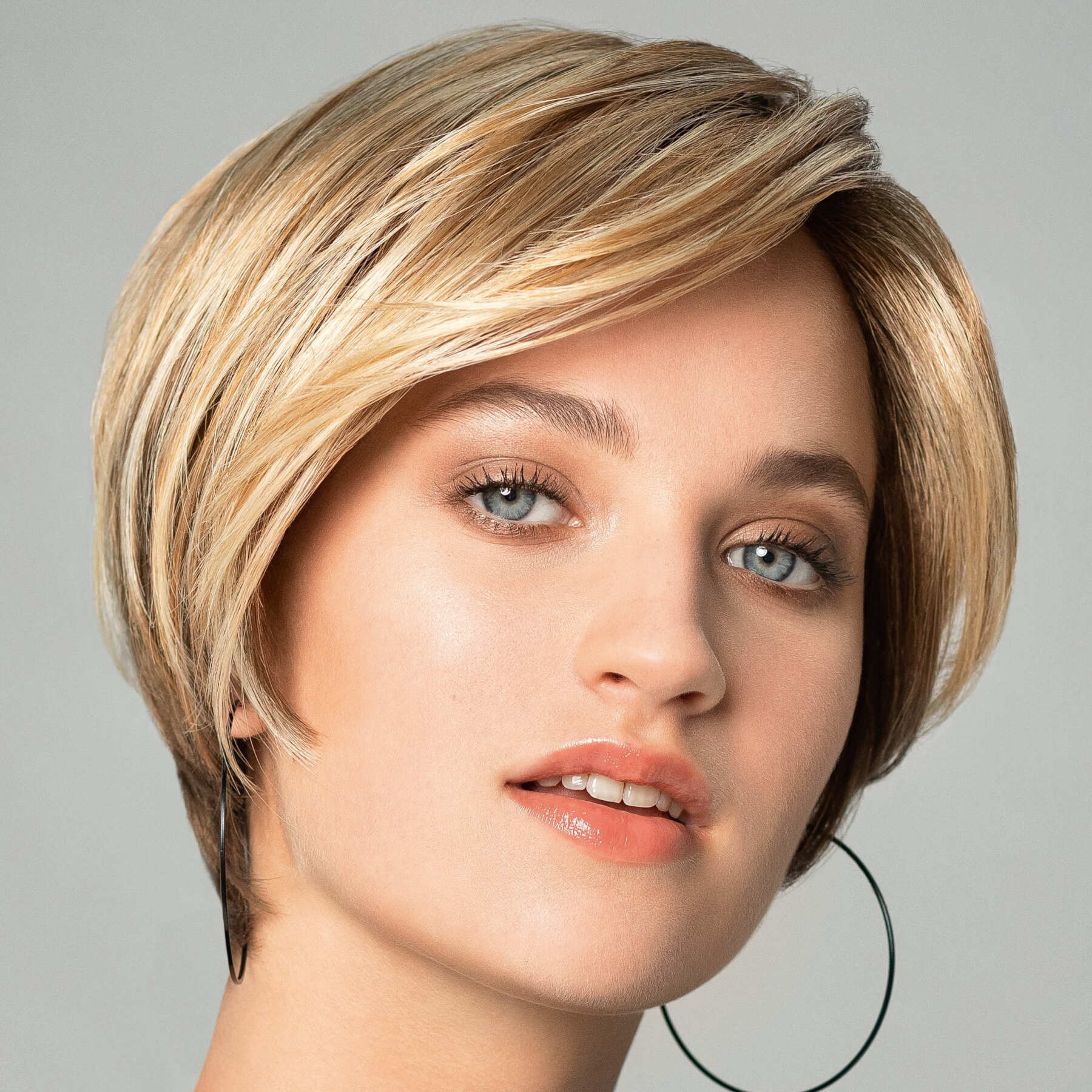 GMNVICKY12 Perika Mayer Hair New Vicky - 22/27-12+12 - Slika 1